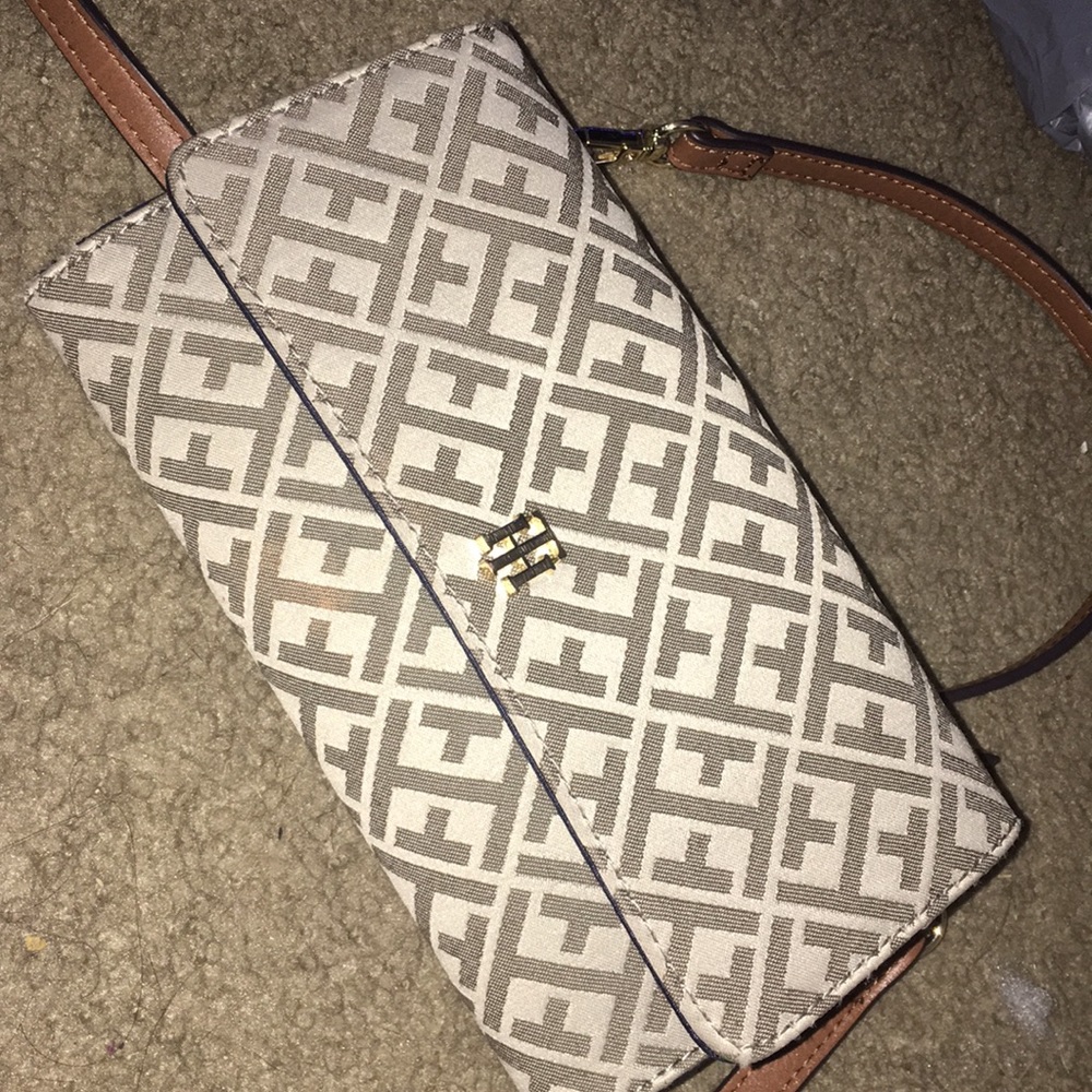 Tommy Hilfiger crossbody or small handpurse